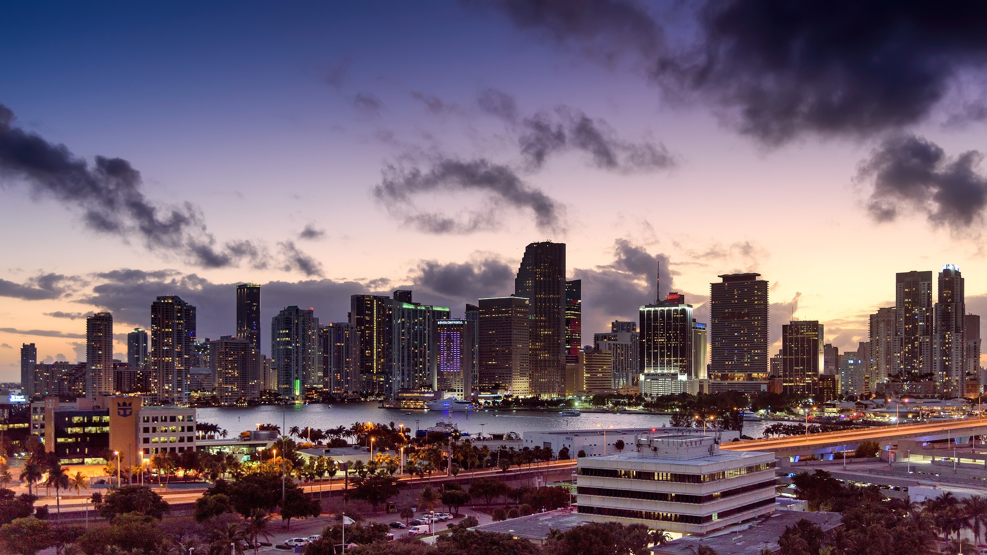 Florida’s Miami-Dade County Exploring Protecting Cash Payments